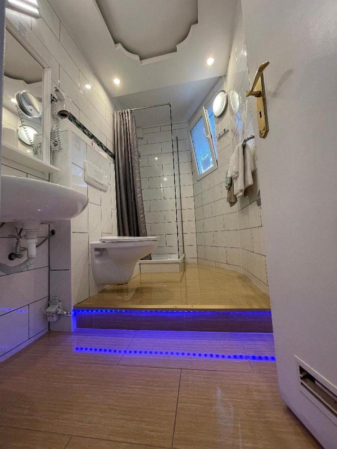Hotel Kenny & Henry Cuxhaven Bagian luar foto