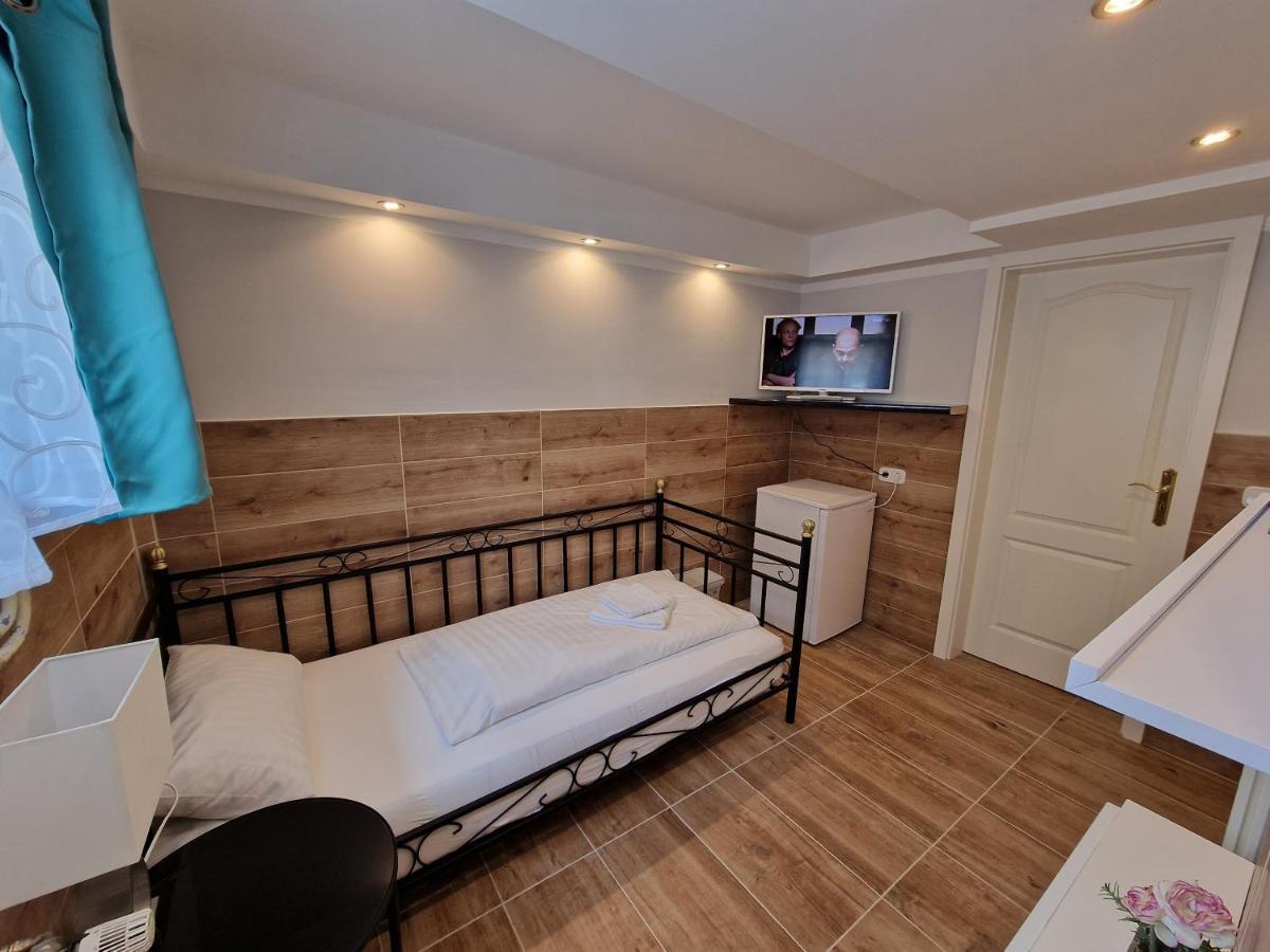 Hotel Kenny & Henry Cuxhaven Bagian luar foto