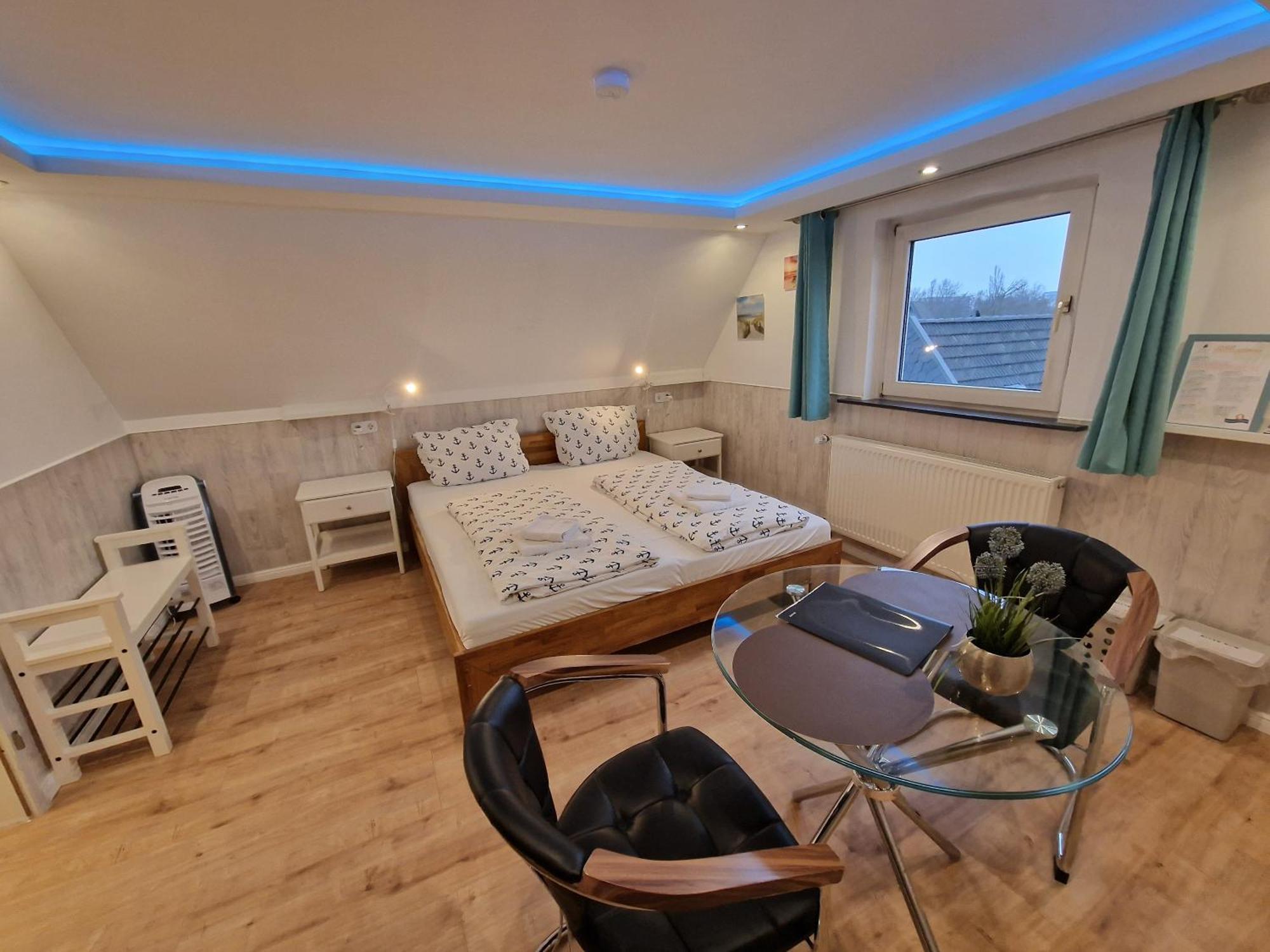 Hotel Kenny & Henry Cuxhaven Bagian luar foto